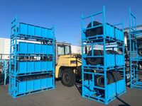 492 重機ごとに異なるサイズのタイヤを保管するためのタイヤラック A社