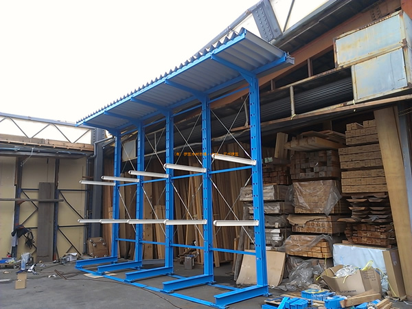 270 屋外で商品を保管するためのバーラック 有 伊豆木材市場 ハウス デポ伊豆 活用事例 株式会社ゴーリキ